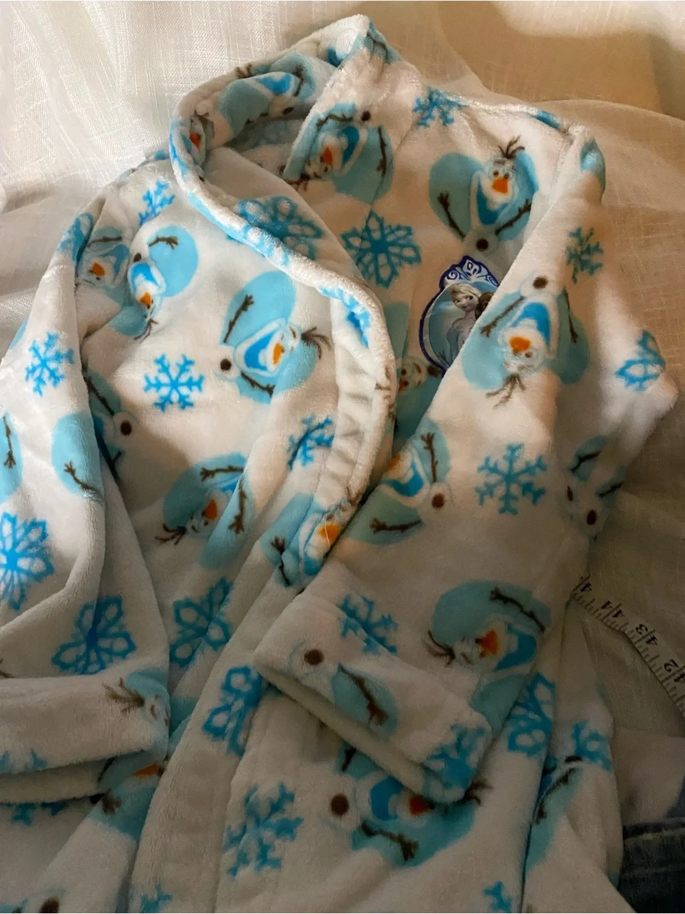 Disney Olaf Plush Fleece Robe - Blue, White & Brown Snowflake Motif